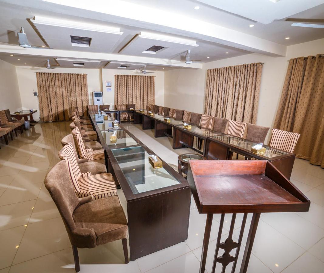 Vip House Hotel Peshawar Exterior photo