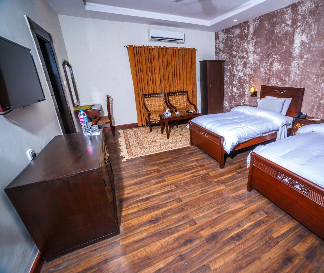Vip House Hotel Peshawar Exterior photo