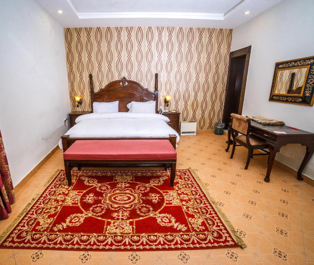 Vip House Hotel Peshawar Exterior photo