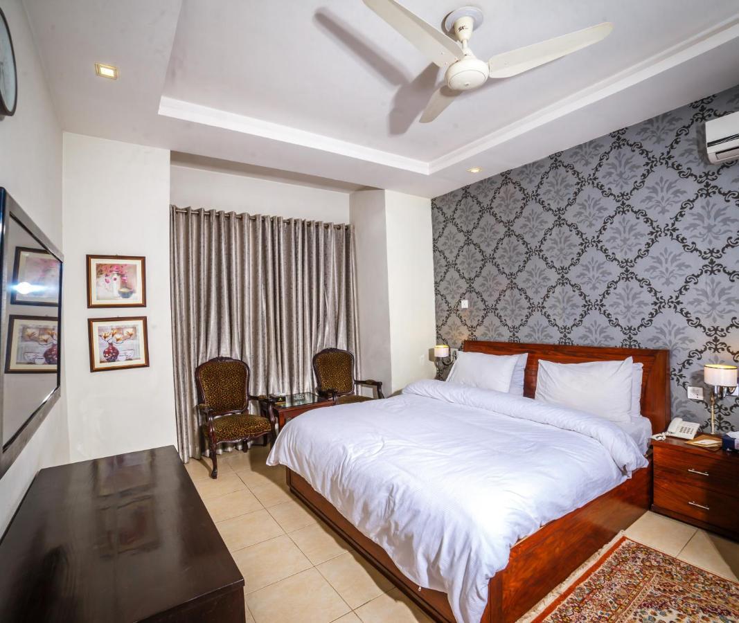 Vip House Hotel Peshawar Exterior photo