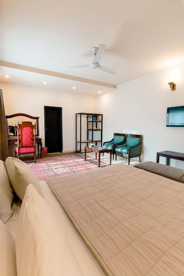 Vip House Hotel Peshawar Exterior photo
