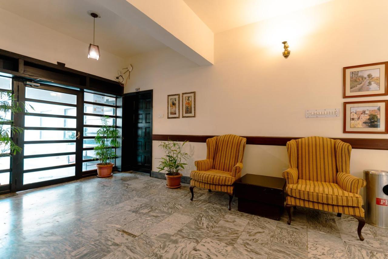 Vip House Hotel Peshawar Exterior photo