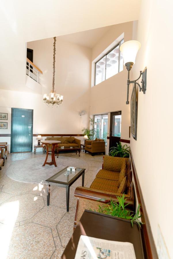 Vip House Hotel Peshawar Exterior photo
