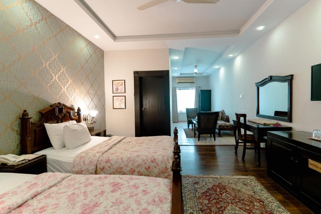 Vip House Hotel Peshawar Exterior photo