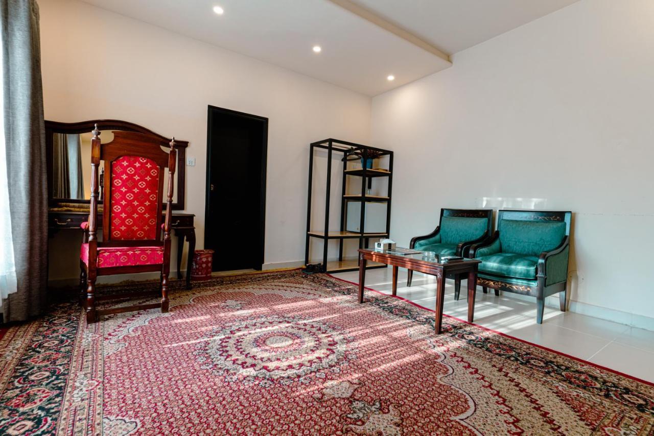 Vip House Hotel Peshawar Exterior photo